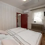 Valley Vendeghaz بيت ضيافة 3*