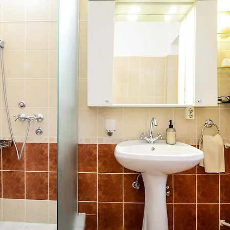 Valley Vendeghaz 招待所 3*