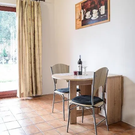 Valley Vendeghaz 招待所 3*