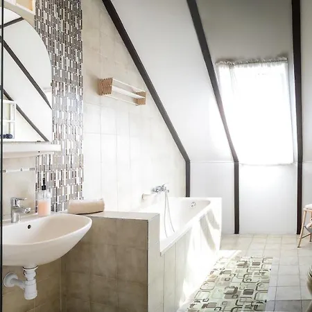 Valley Vendeghaz 招待所 3*