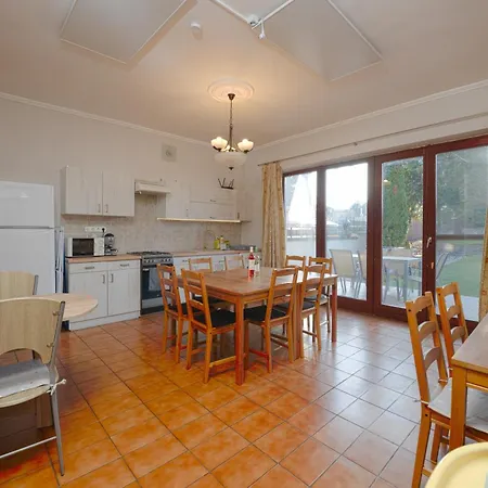 Valley Vendeghaz Έγκερ