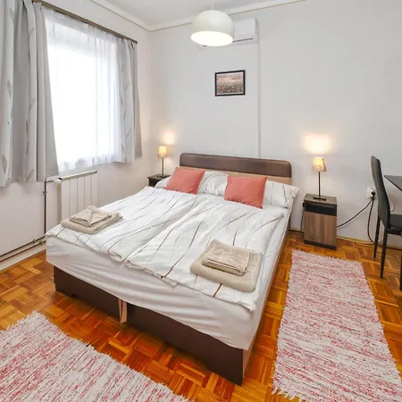 Valley Vendeghaz Πανσιόν 3*