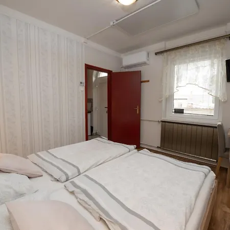 Valley Vendeghaz Pensiune 3*