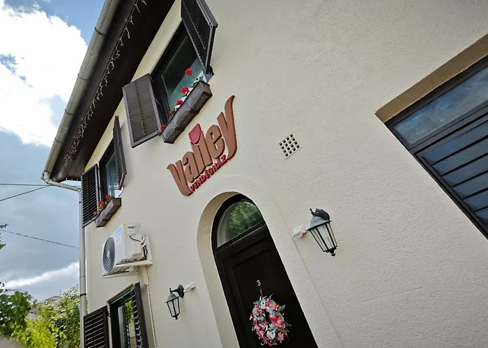 Valley Vendeghaz بيت ضيافة إغير